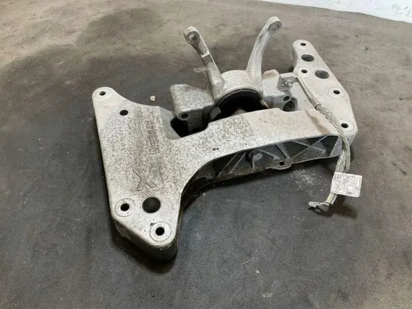 Support de boîte BMW OEM 9485335 - État utilisé image 2