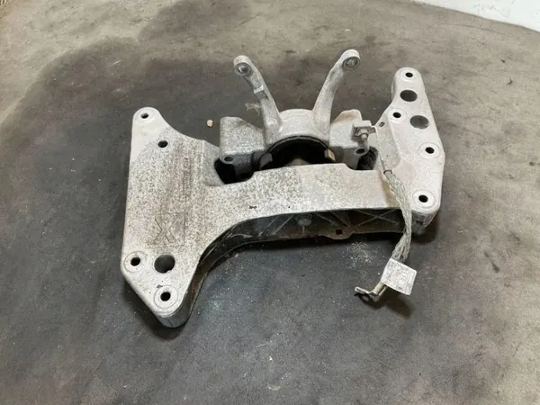 Support de boîte BMW OEM 9485335 - État utilisé image 4
