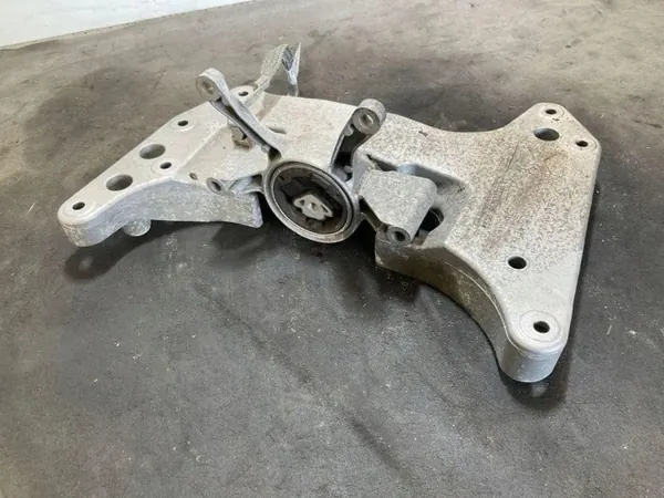 Support de boîte BMW OEM 9485335 - État utilisé image 5