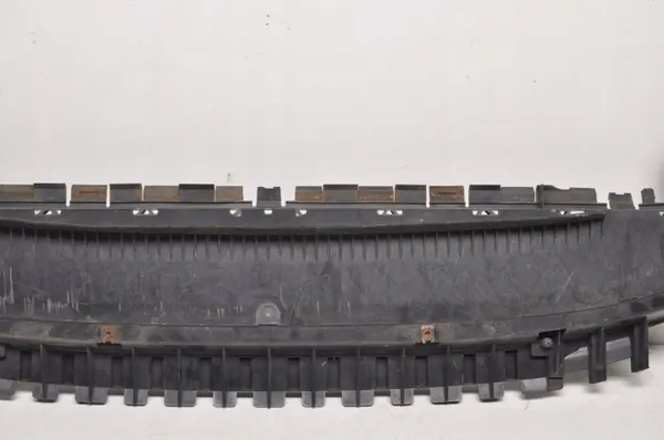 Cubierta de parachoques Volvo C30 OEM 30655409 - Usado image 3