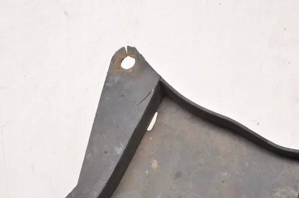 Cubierta de parachoques Volvo C30 OEM 30655409 - Usado image 8