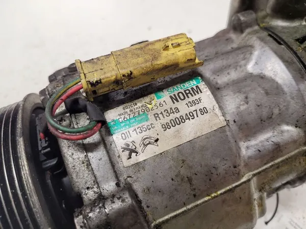 Compresor de aire acondicionado PEUGEOT 607 2.7L diésel image 3