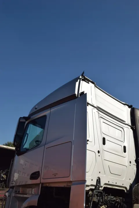 Cabine complète Mercedes-Benz OE pour Actros MP4 Euro 6 image 3