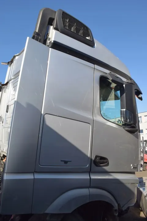Cabine complète Mercedes-Benz OE pour Actros MP4 Euro 6 image 5