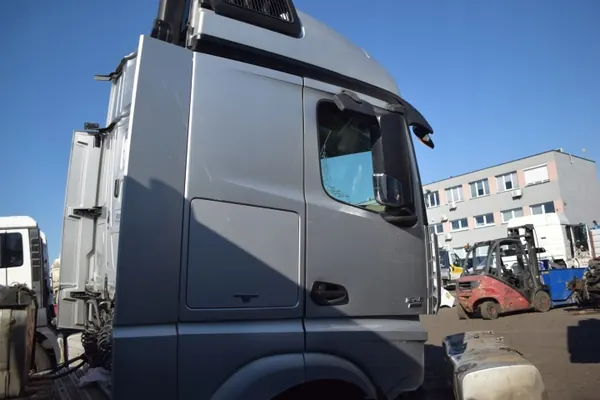 Cabine complète Mercedes-Benz OE pour Actros MP4 Euro 6 image 6