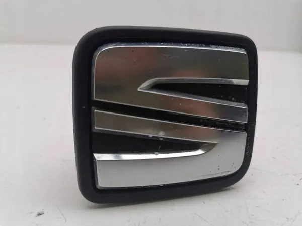 SEAT LEON kofferbakhendel OEM 5FA827565D image 3