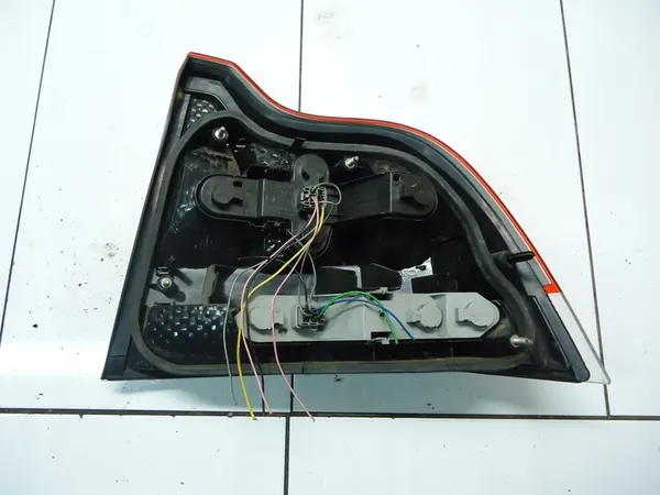 LÁMPARA TRASERA IZQUIERDA VOLVO S60 LIFT 30643326 image 4