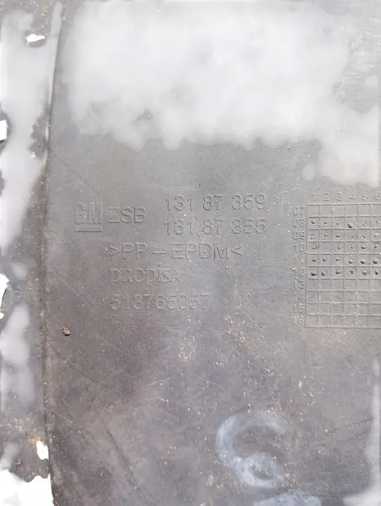 Front Right Wheel Arch Opel Corsa D OEM 13187359 image 3