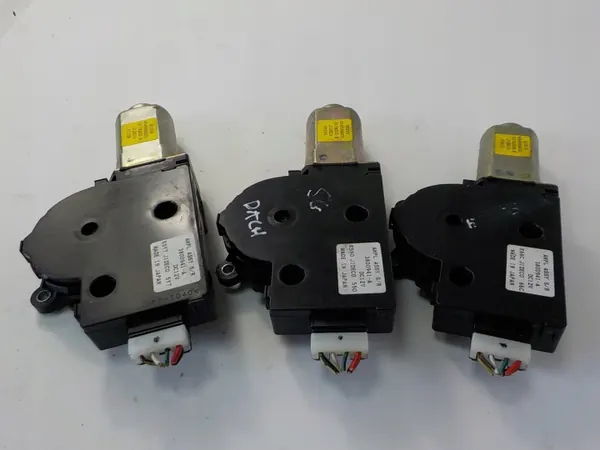 Moteur de toit ouvrant Subaru Forester II SG OEM 65450SA001 image 2