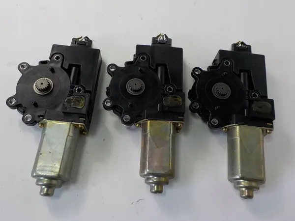 Moteur de toit ouvrant Subaru Forester II SG OEM 65450SA001 image 5