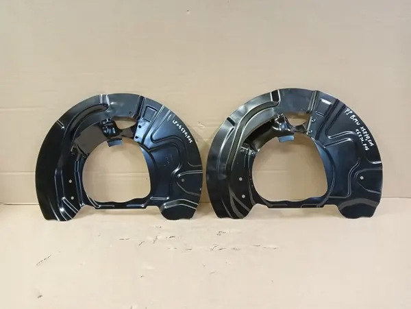 Jeu de boucliers de disque frein avant OEM 6895051/6895052 image 2