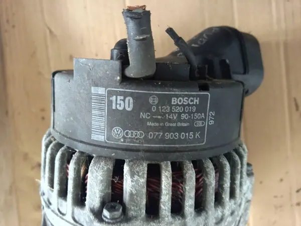 Audi A8 S8 D2 2000 Vaihtovirtageneraattori 0123520019 image 3