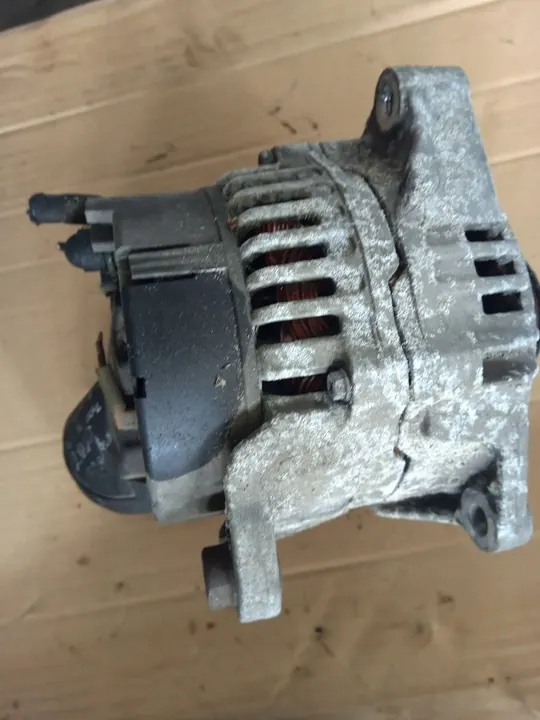 Audi A8 S8 D2 2000 Vaihtovirtageneraattori 0123520019 image 4