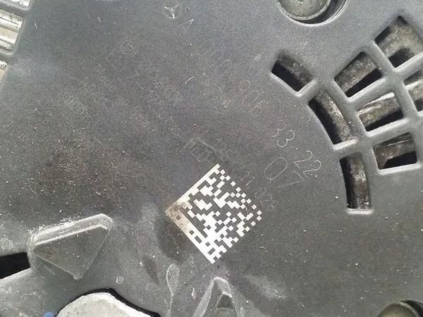 2015 Mercedes-Benz CLA C117 Alternator 0125711028 image 4