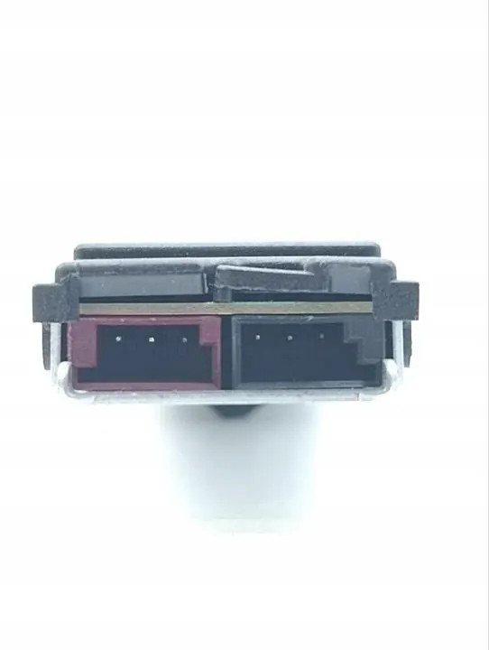 Mercedes-Benz A2319059400 Antenneversterker Gebruikt image 7