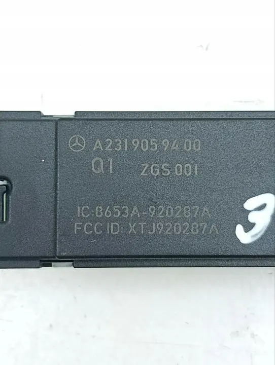 Mercedes-Benz A2319059400 Antenneversterker Gebruikt image 8