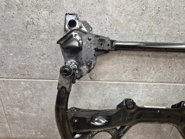 BMW Vorderachsträger OEM 6872120 - Gebraucht image 3