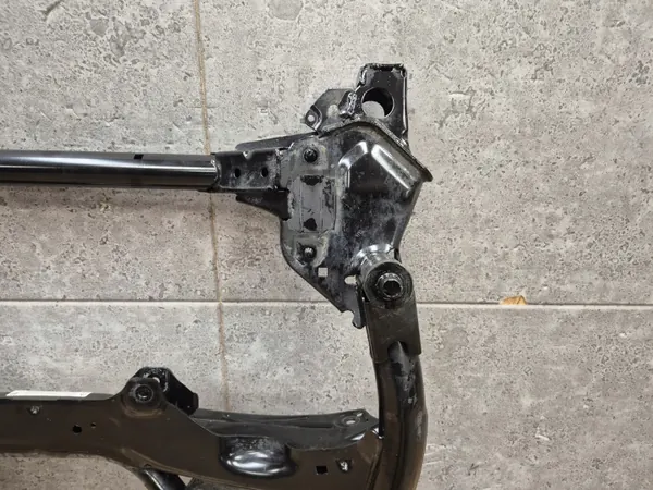 BMW Vorderachsträger OEM 6872120 - Gebraucht image 4