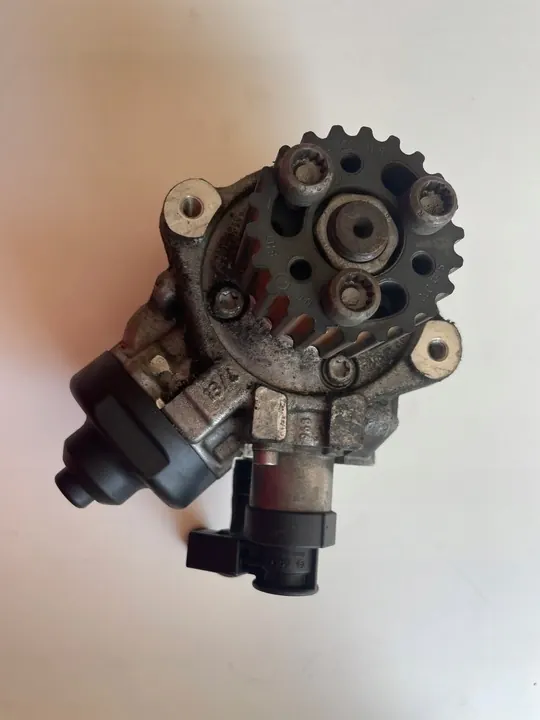 Bränsleinsprutningspump 2.0 TDI 140 hk Audi Q3 8U image 3