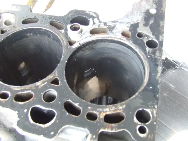 Bloc Moteur BMW OEM 7786664 pour 3 E46 2.0D image 5