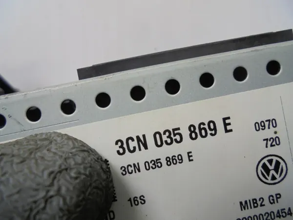 Radio Navegación VW Transporter T6 OEM 3CN035869E image 9