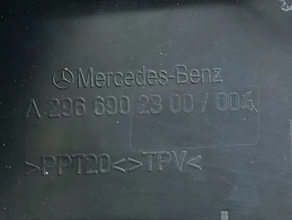 Pièce de finition Mercedes-Benz EQS SUV 2023 OEM A2966902400 image 9