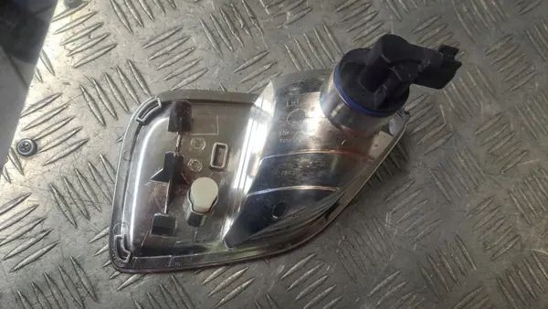 Nebelschlussleuchte links OEM L1TB-15K273-AC Ford Puma image 7