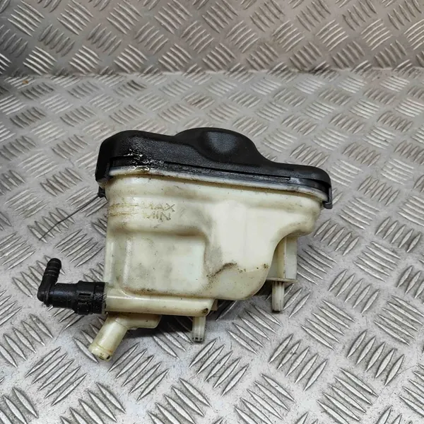 Power steering reservoir OEM CPLA7H496CB Land Rover image 2