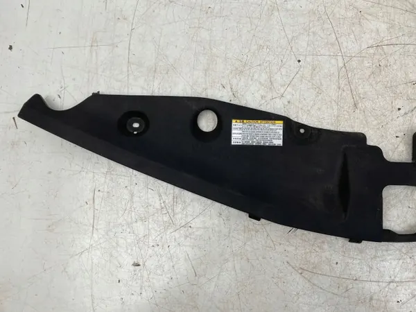 Cubierta cinturón delantero Toyota Prius+ OEM 5329947041 image 3