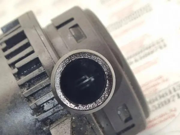 Gebrauchter Ölabscheider OEM 057103495L für Audi 2.99L Diesel image 4