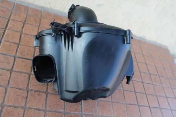 Ilmansuodattimen kotelo Ford S-Max MK1 2.2 TDCI image 3