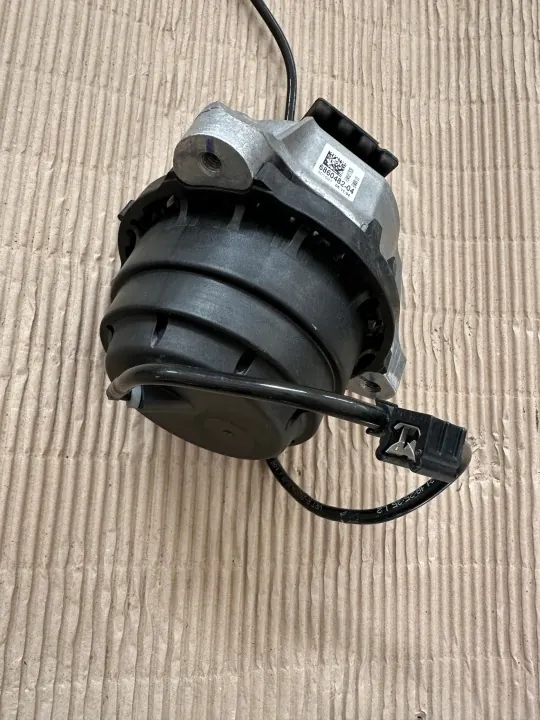 Moottorin Kiinnike Vasen OEM 6878247 BMW 5 G30 G31 image 3