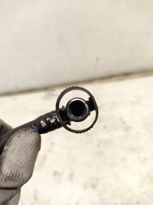 Fuel Distributor Pipe Rolls-Royce GHOST 2010 OEM 253831 image 3