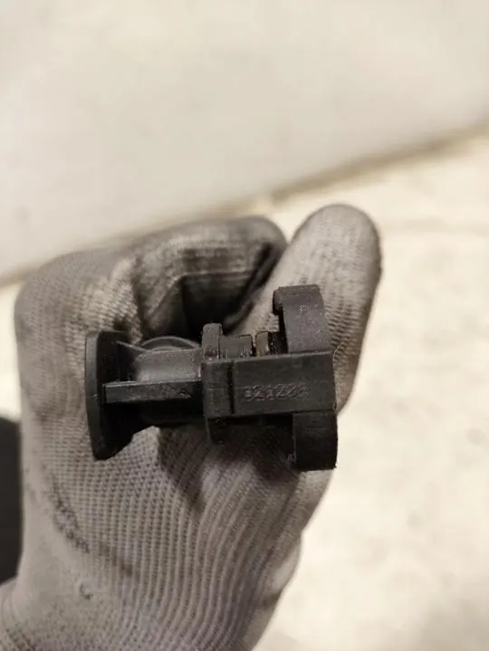 Fuel Distributor Pipe Rolls-Royce GHOST 2010 OEM 253831 image 6