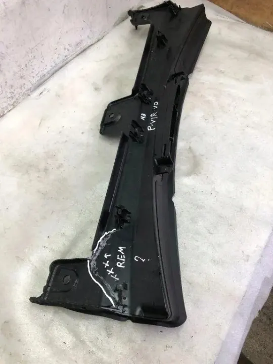OEM A2065000400 Moldura Capô Mercedes-Benz C image 3