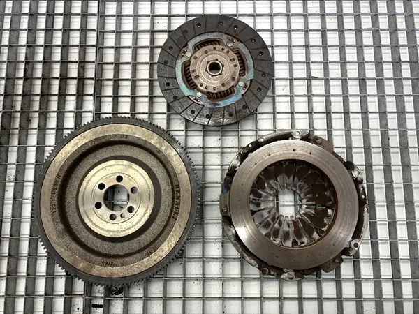 Embreagem completa Renault Clio V 302106552R image 3