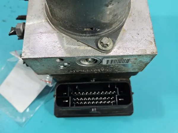 ABS-pomp VW Passat B7 image 2