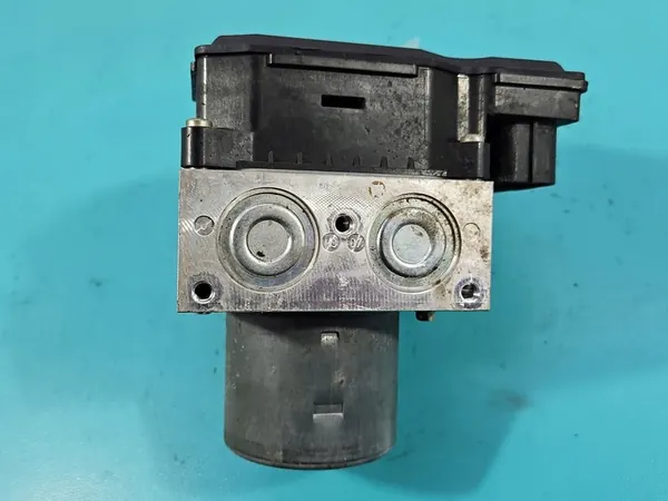 ABS-pomp VW Passat B7 image 6