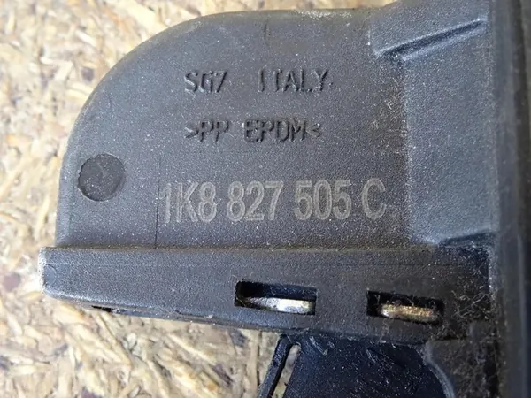 VW SCIROCCO III 08-14 Baklucka Lås 1K8827505C image 4