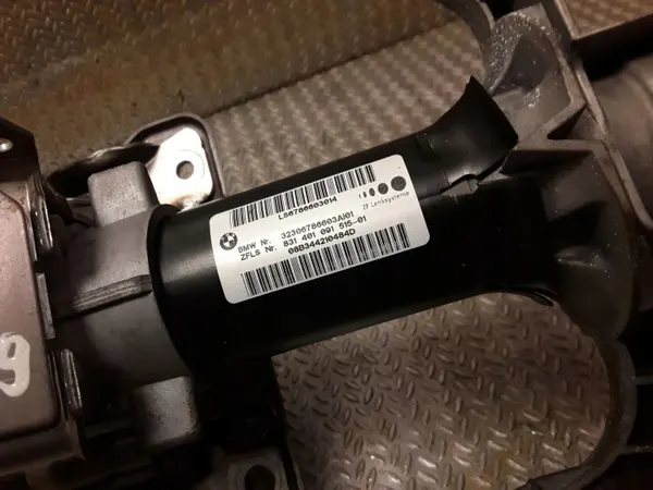Pièce de direction BMW OE 6786603 d'occasion pour X5 E70 image 4