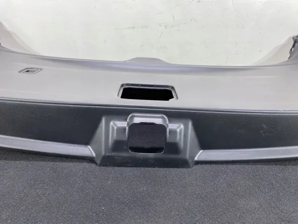 Subaru Forester SK Kofferraumdeckel-Abdeckung OEM 94341SG000 image 9
