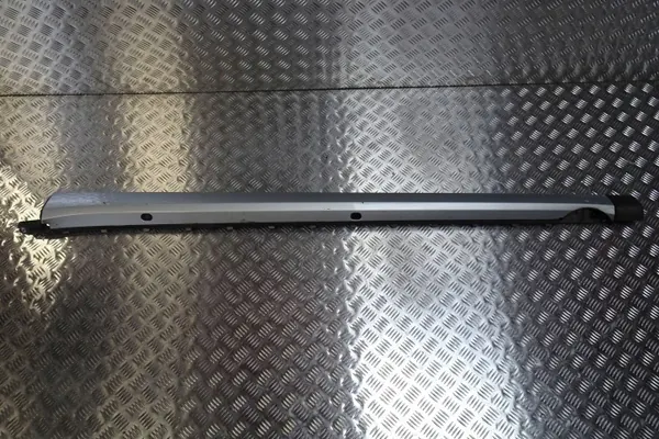 VW Taigo R-Line Oikea kynnyssuoja OEM 2G7853856C image 2