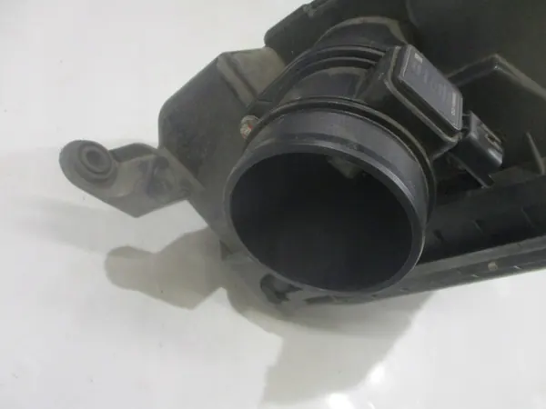 Citroen C-Crosser 2008 Ilmansuodattimen kotelo image 10