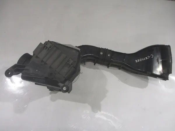 Citroen C-Crosser 2008 Ilmansuodattimen kotelo image 4