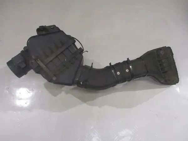 Citroen C-Crosser 2008 Ilmansuodattimen kotelo image 6