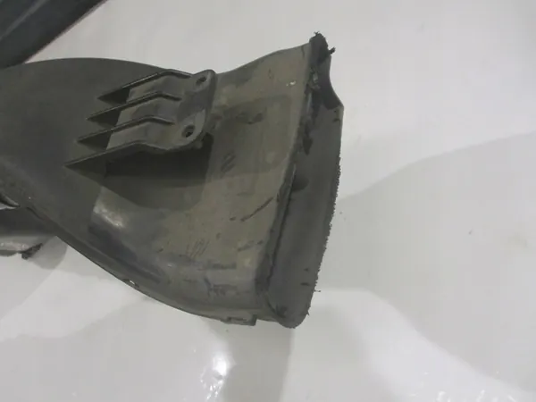 Citroen C-Crosser 2008 Ilmansuodattimen kotelo image 7