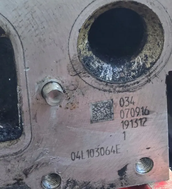 Gebrauchter Zylinderkopf OEM 04L103064E image 3