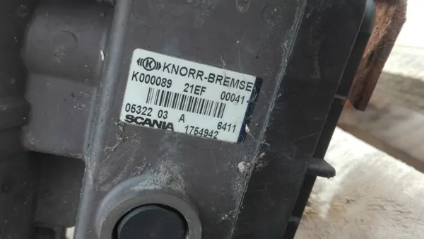 Scania-venttiili OEM 1754942 perävaunun EBS-järjestelmään image 3