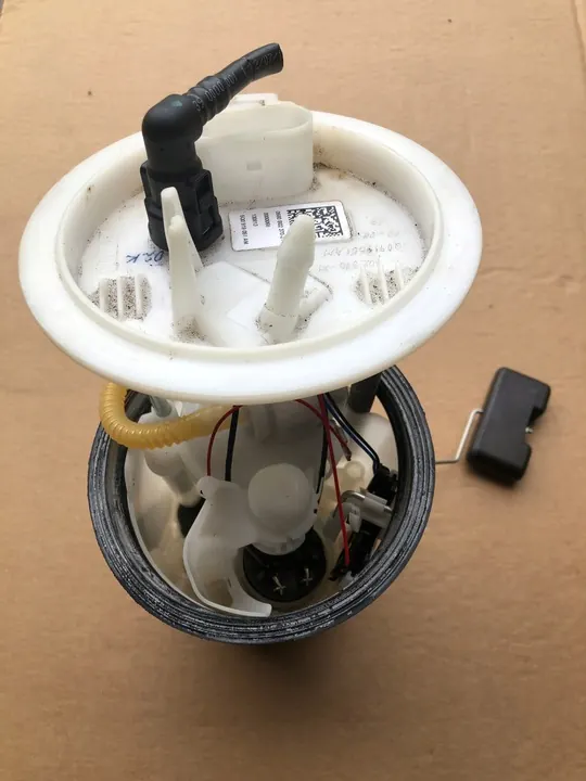 VW Audi Skoda Seat Brandstofpomp 5Q0919051AM image 3