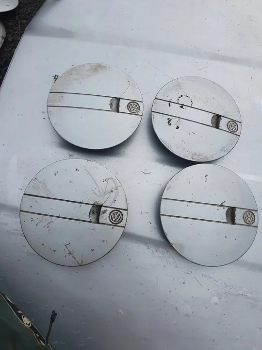 Volkswagen Golf II Hjulkapslar 4 Stycken OEM 191601149D image 1
